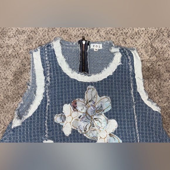 POL Denim Top with Double Gauze Flower Patches in Denim Multi Colored Size M - Picture 6 of 16